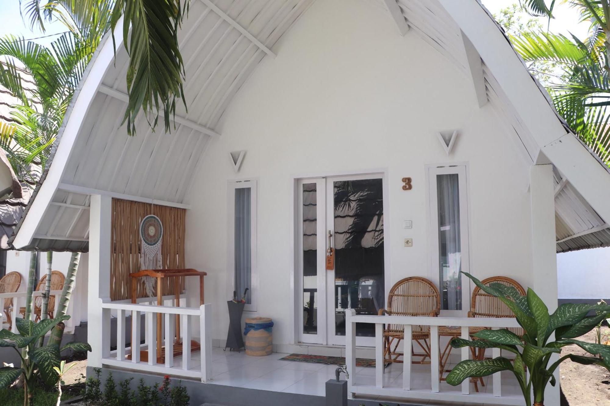 New Balengku Dua Hotel - Adults Only Gili Air Exterior photo